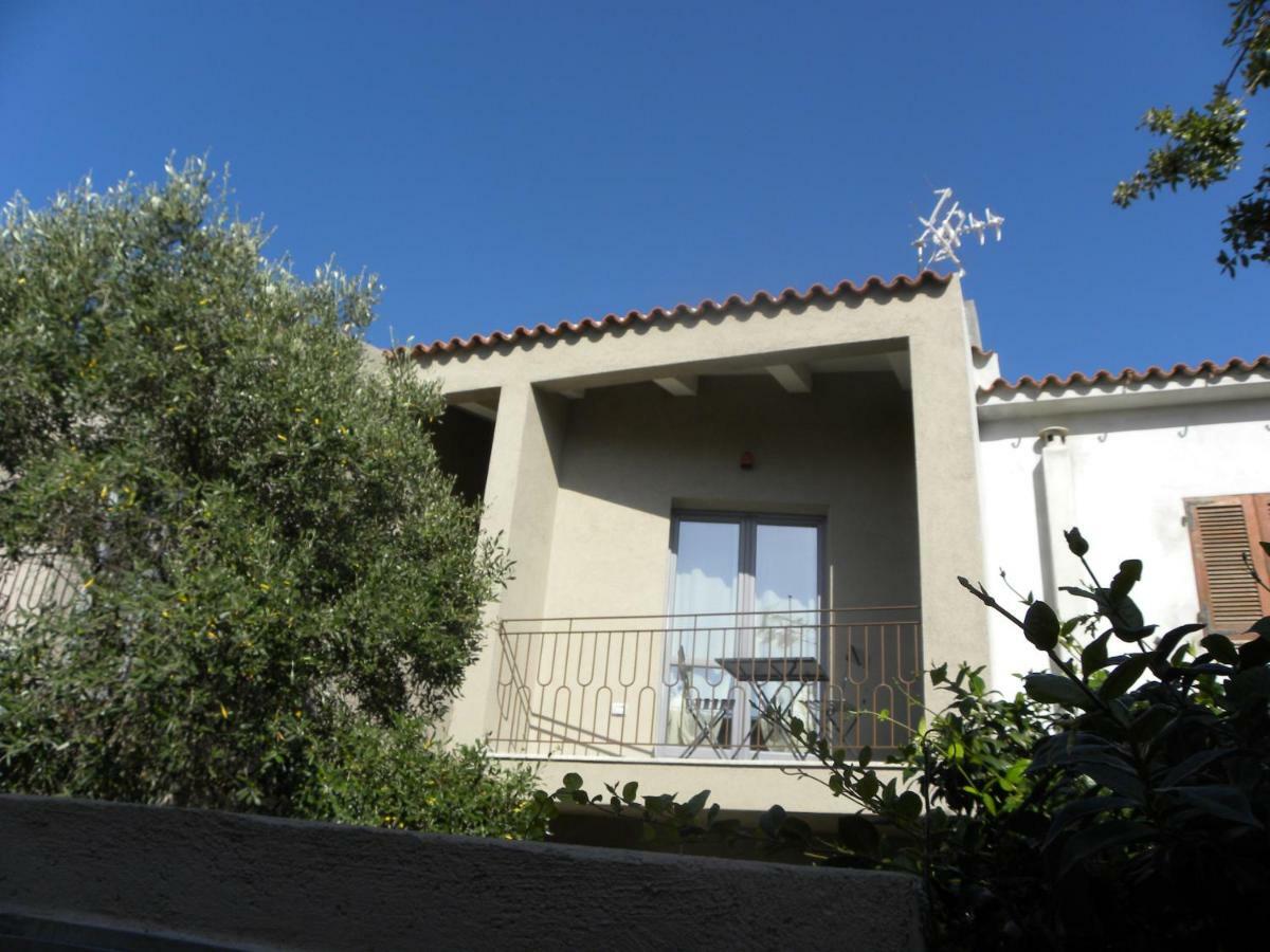 Petra Sarda Apartment San Pantaleo Exterior photo